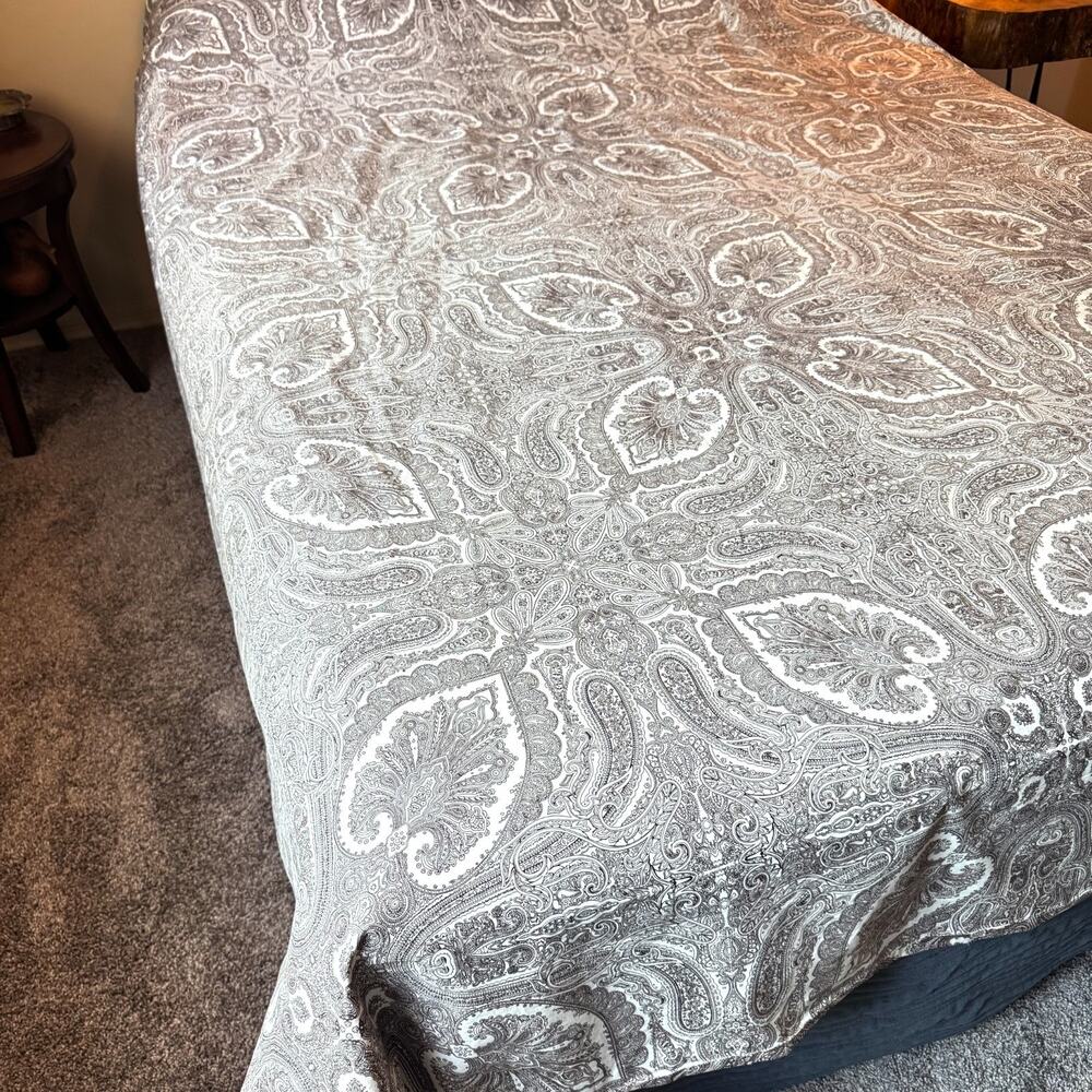 Crate and Barrel Full/Queen Duvet Cover Gray Paisley Reversable 100% Cotton EUC